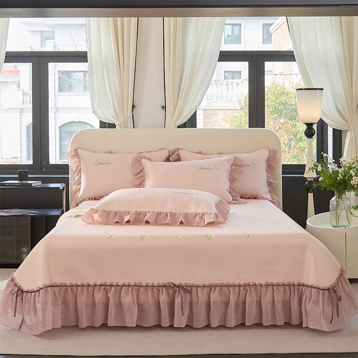 91家纺网 家纺一手货源 找家纺 （总）金绣美居 2026新款绣花织带床裙凉席席子花韵