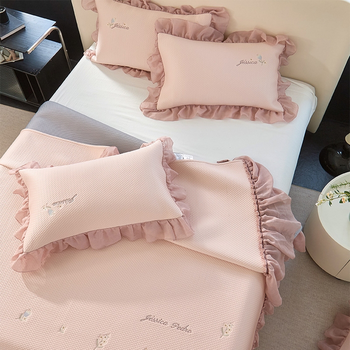 91家纺网 家纺一手货源 找家纺 金绣美居 2026新款绣花织带床裙凉席席子花韵 花韵-粉色