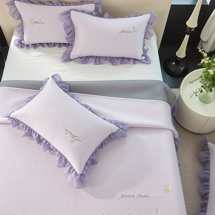 91家纺网 家纺一手货源 找家纺 金绣美居 2026新款绣花织带床裙凉席席子花韵 花韵-紫色