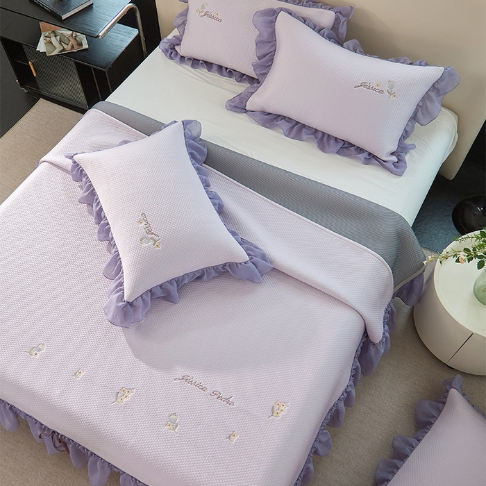 91家纺网 家纺一手货源 找家纺 金绣美居 2026新款绣花织带床裙凉席席子花韵 花韵-紫色