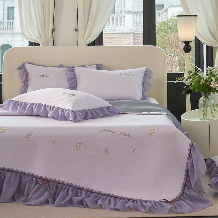 91家纺网 家纺一手货源 找家纺 金绣美居 2026新款绣花织带床裙凉席席子花韵 花韵-紫色