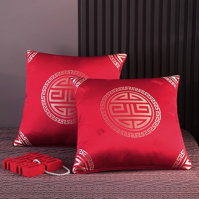 贤内助家纺 2026大红锦缎高精密提花/结婚抱枕/沙发婚床摆件抱枕/生日宴福寿抱枕 喜结良缘 48x48cm/只（含内芯）