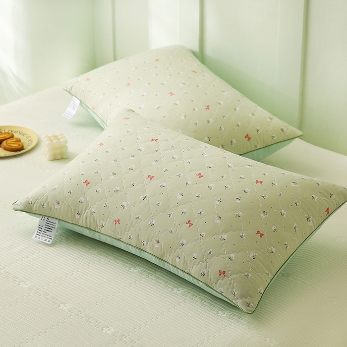91家纺网 家纺一手货源 找家纺 贤内助家纺 2026磨毛绗缝清新小碎花舒适枕/学生宿舍枕头/家用 花语情怀绿 48x74cm/只