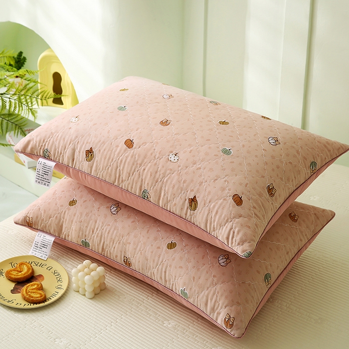 91家纺网 家纺一手货源 找家纺 贤内助家纺 2026磨毛绗缝清新小碎花舒适枕/学生宿舍枕头/家用 田园奶芙粉 48x74cm/只