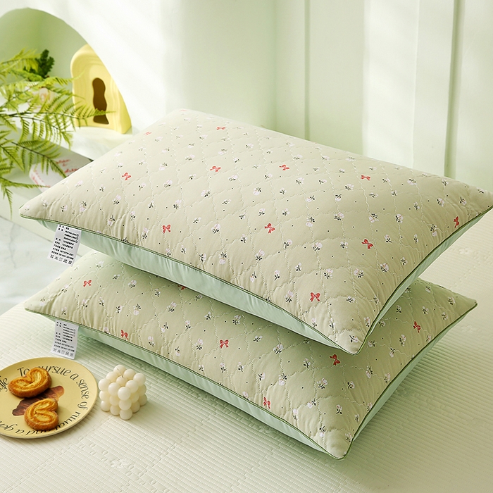 91家纺网 家纺一手货源 找家纺 贤内助家纺 2026磨毛绗缝清新小碎花舒适枕/学生宿舍枕头/家用 花语情怀绿 48x74cm/对