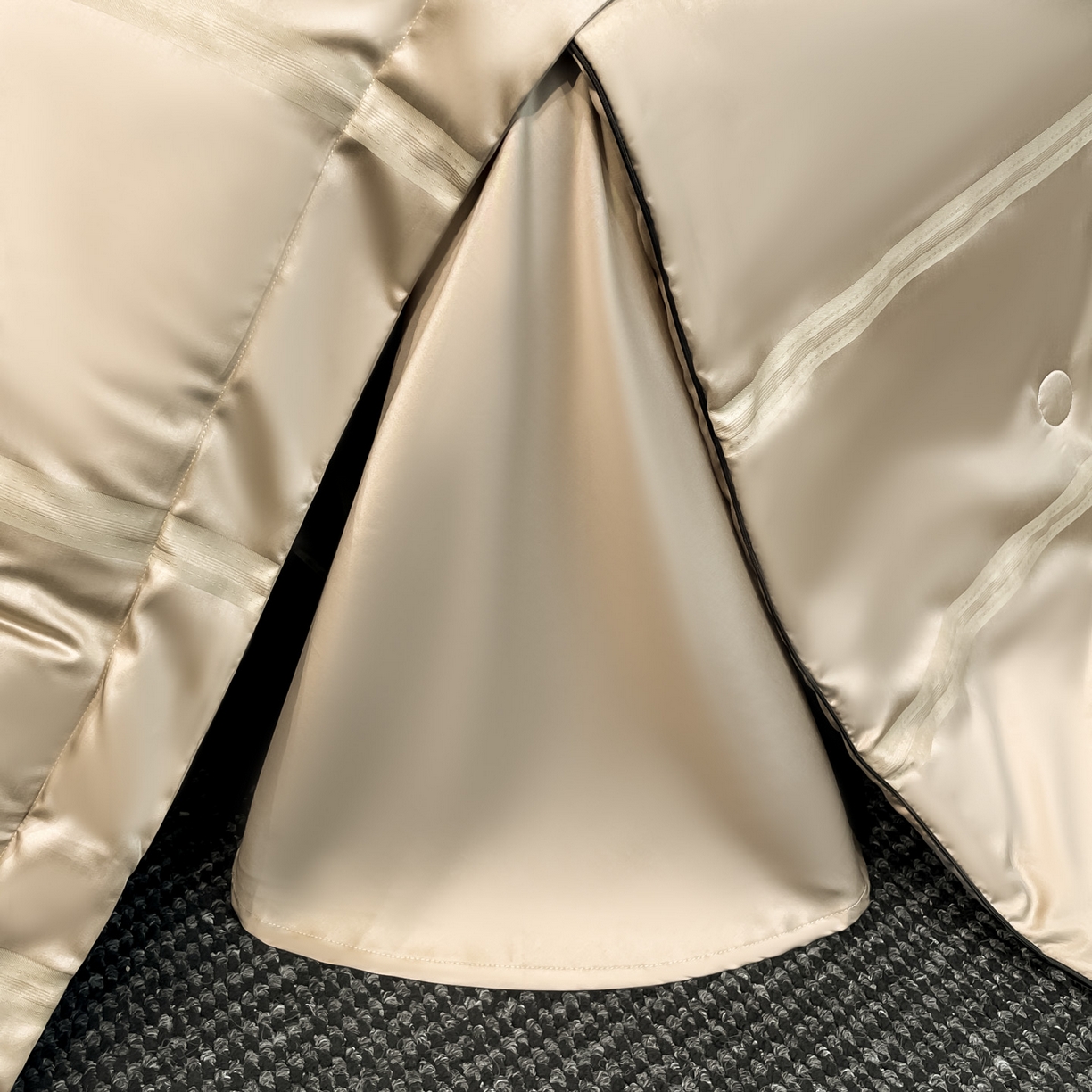 91家纺网 家纺一手货源 找家纺 新方向 2026新款提花A类20%蚕丝天丝棉夏被四件套-柏林 柏林-香槟