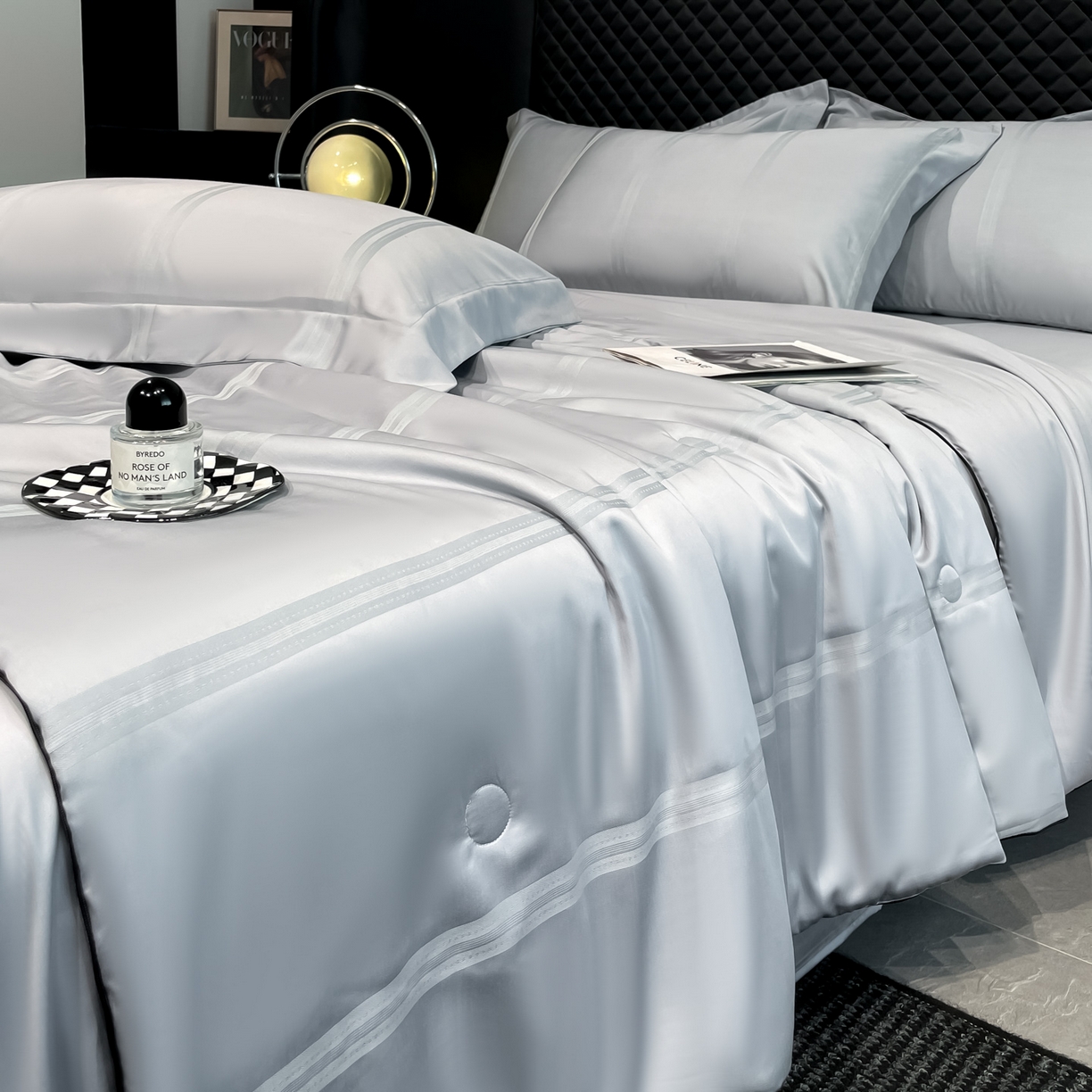 91家纺网 家纺一手货源 找家纺 新方向 2026新款提花A类20%蚕丝天丝棉夏被四件套-柏林 柏林-朦胧灰