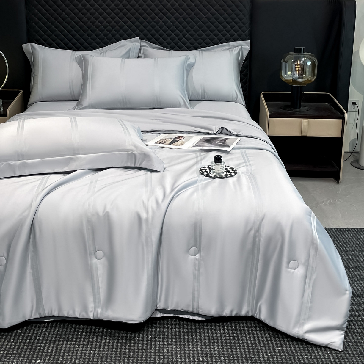 91家纺网 家纺一手货源 找家纺 新方向 2026新款提花A类20%蚕丝天丝棉夏被四件套-柏林 柏林-朦胧灰