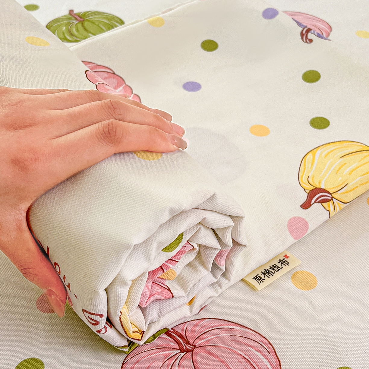 91家纺网 家纺一手货源 找家纺 栩裕纺织 2026春夏爆款老粗布凉席床单款凉席席子空调软席-提供买家秀 炫彩波点-床单款