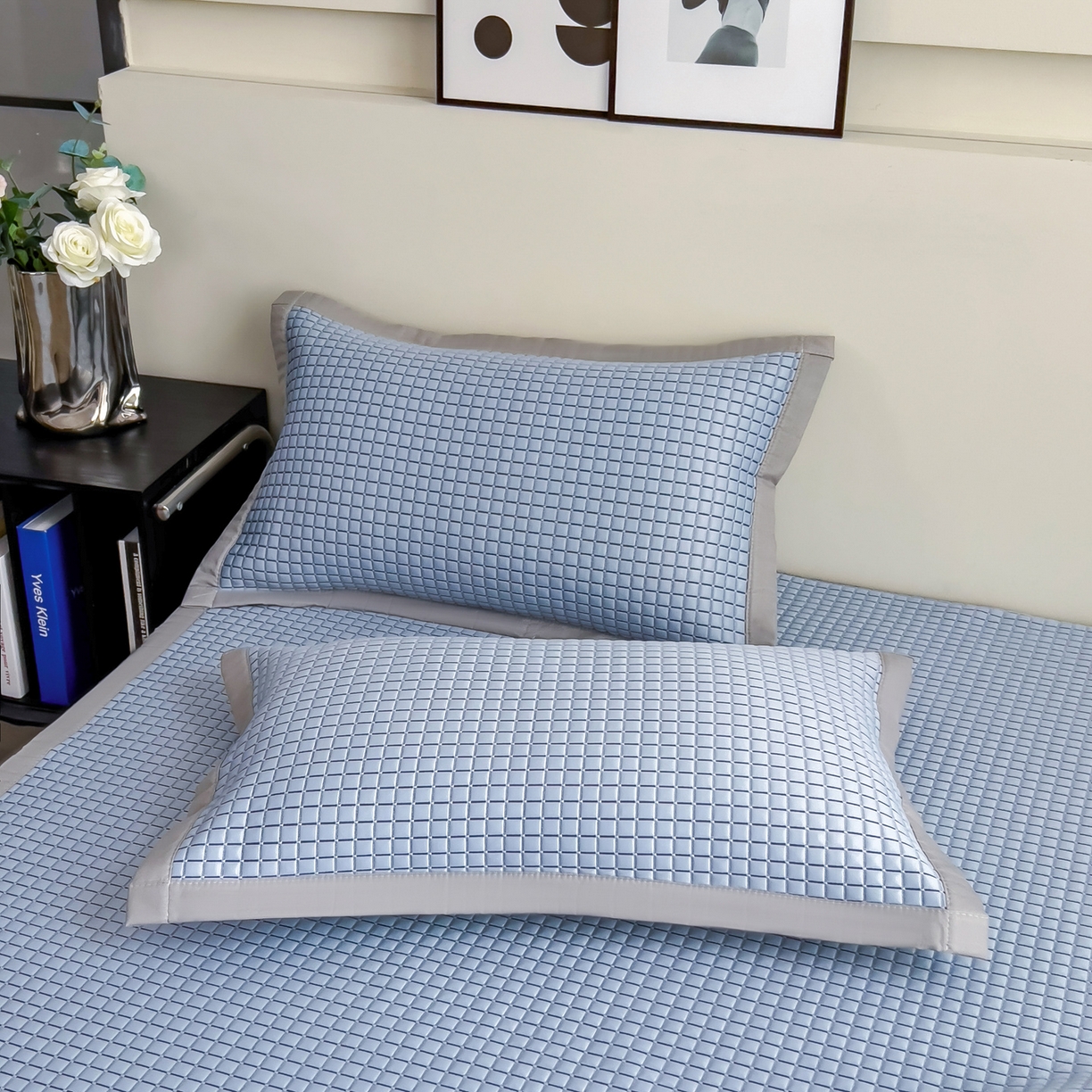 91家纺网 家纺一手货源 找家纺 摩妮卡 2026新款PE高分子凉感值过0.25格子豆豆软席三件套冰丝席-床席款 序格-浅蓝