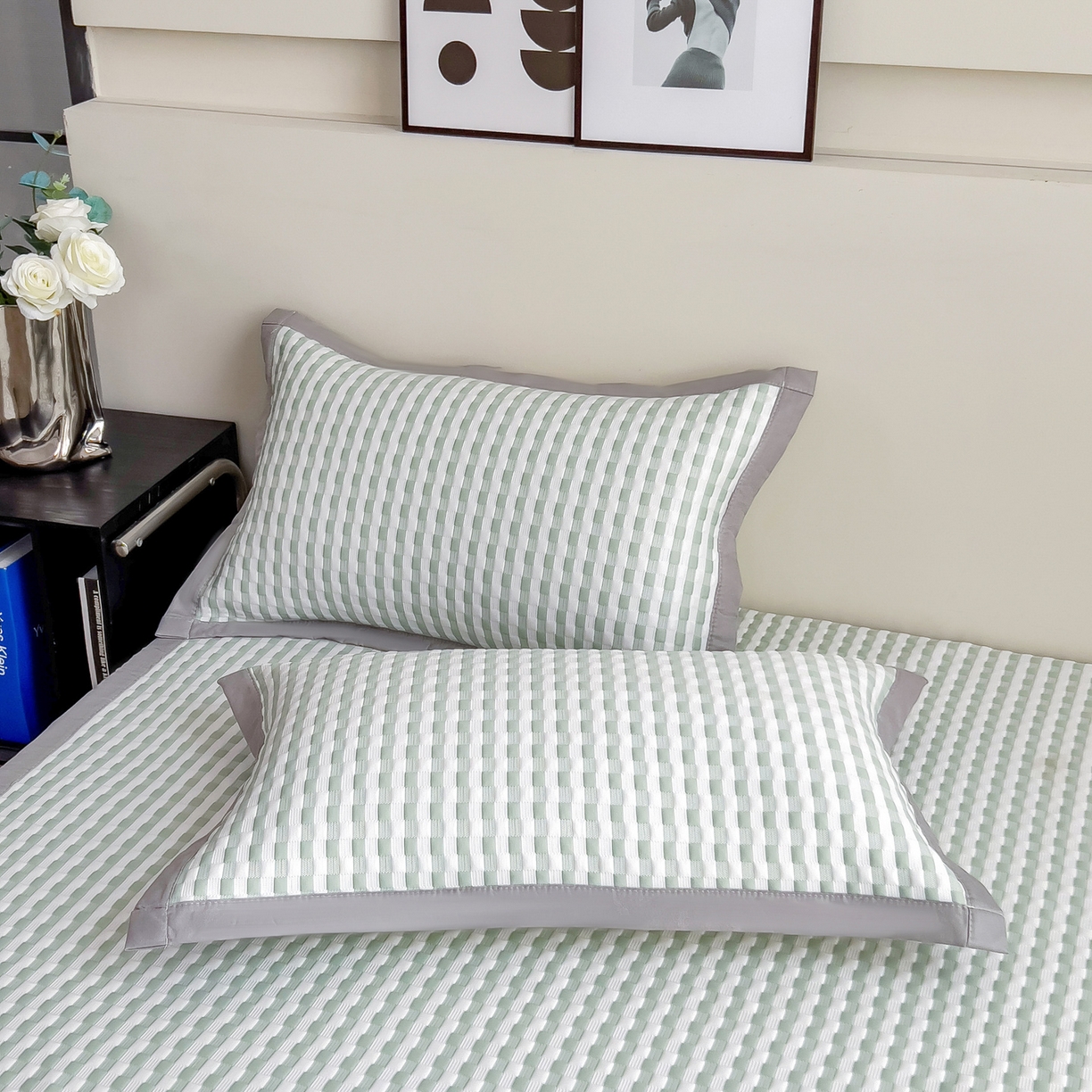 91家纺网 家纺一手货源 找家纺 摩妮卡 2026新款PE高分子凉感值过0.25格子豆豆软席三件套冰丝席-床席款 格韵-白绿