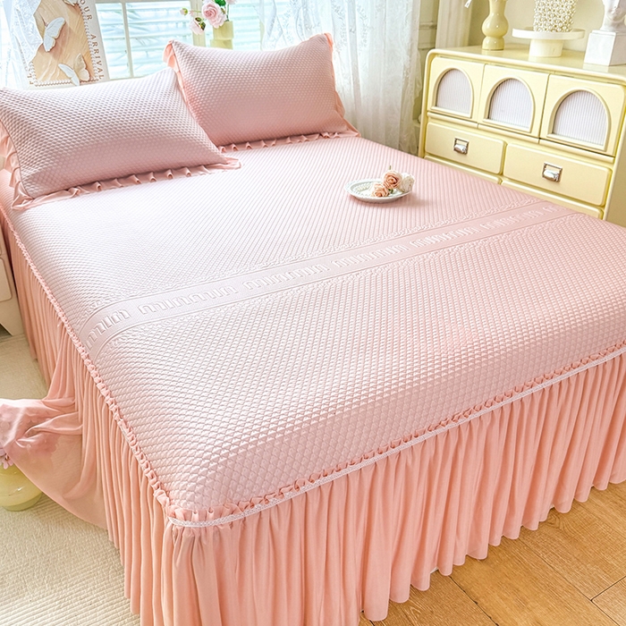 91家纺网 家纺一手货源 找家纺 （总）苏米娜家纺SUMINA 2026新款高克重泡泡席乙纶中分子冰豆豆蕾丝床裙夏季冰丝软席三件套