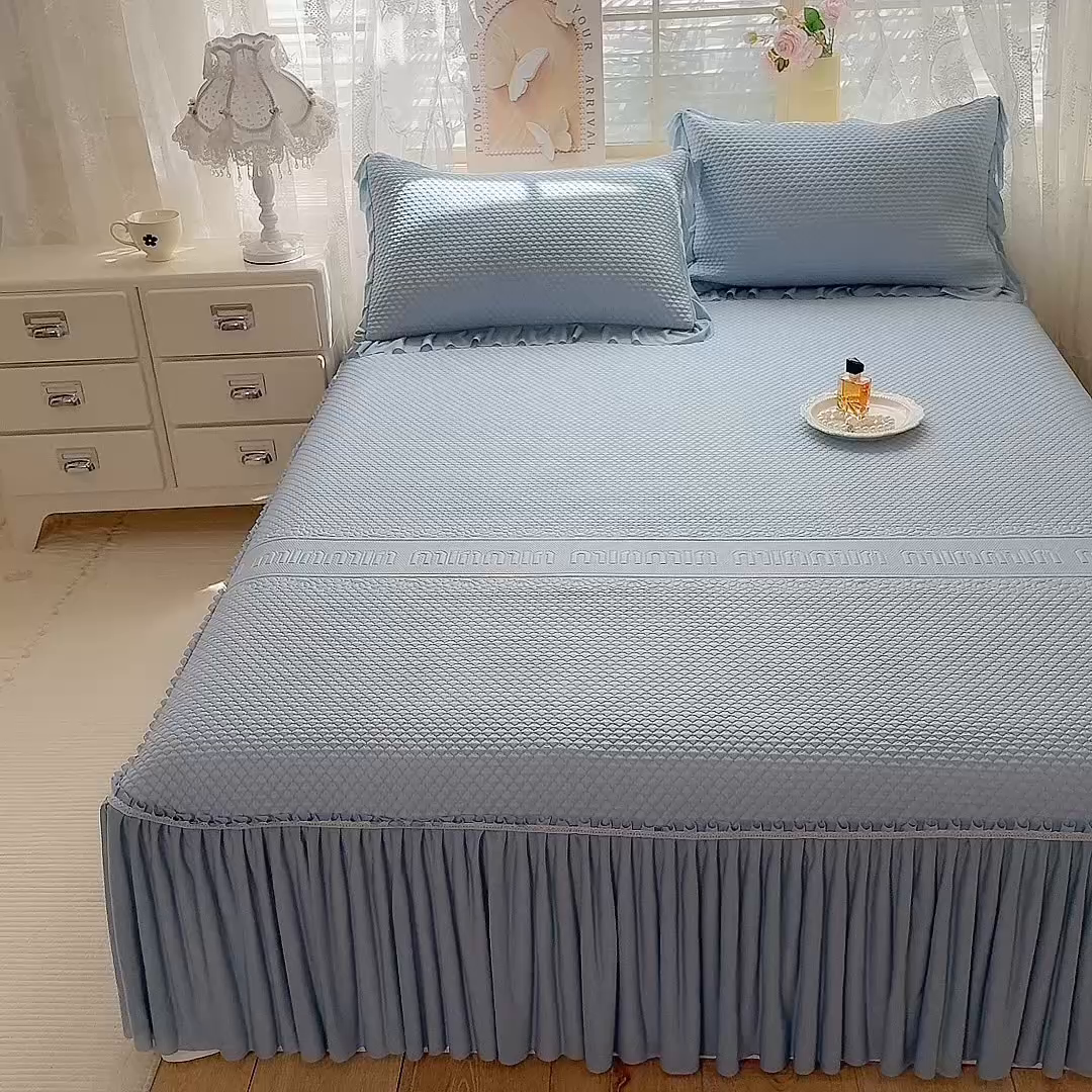 91家纺网 家纺一手货源 找家纺 苏米娜家纺SUMINA 2026新款高克重泡泡席乙纶中分子冰豆豆蕾丝床裙夏季冰丝软席三件套 minmin-兰屿