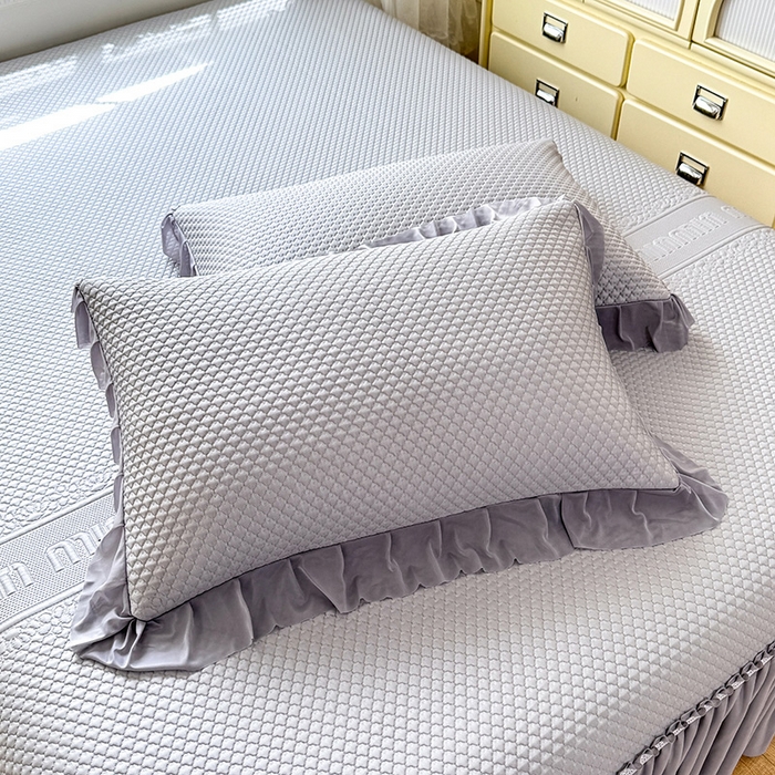 91家纺网 家纺一手货源 找家纺 苏米娜家纺SUMINA 2026新款高克重泡泡席乙纶中分子冰豆豆蕾丝床裙夏季冰丝软席三件套 minmin-云灰