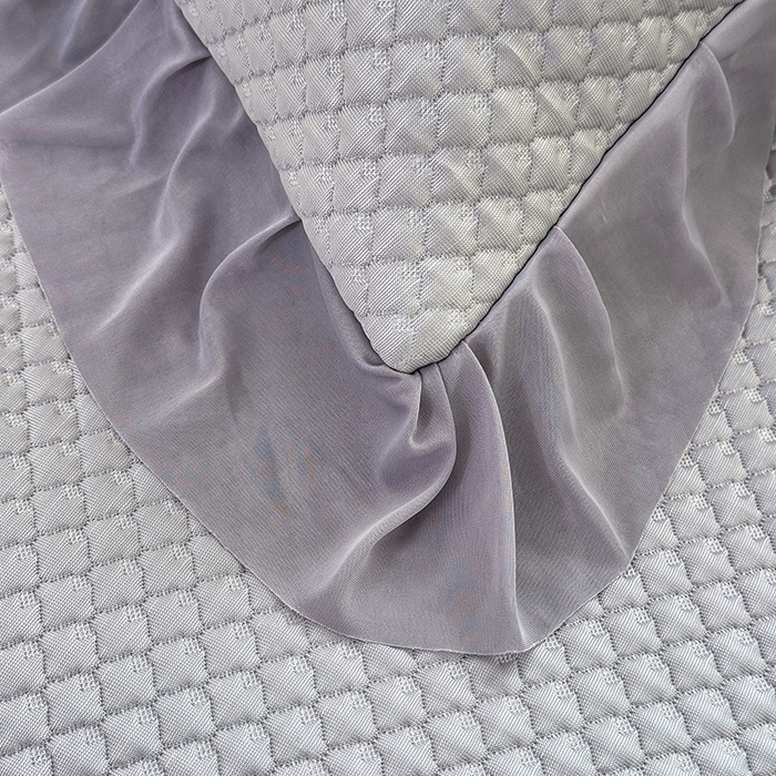 91家纺网 家纺一手货源 找家纺 苏米娜家纺SUMINA 2026新款高克重泡泡席乙纶中分子冰豆豆蕾丝床裙夏季冰丝软席三件套 minmin-云灰