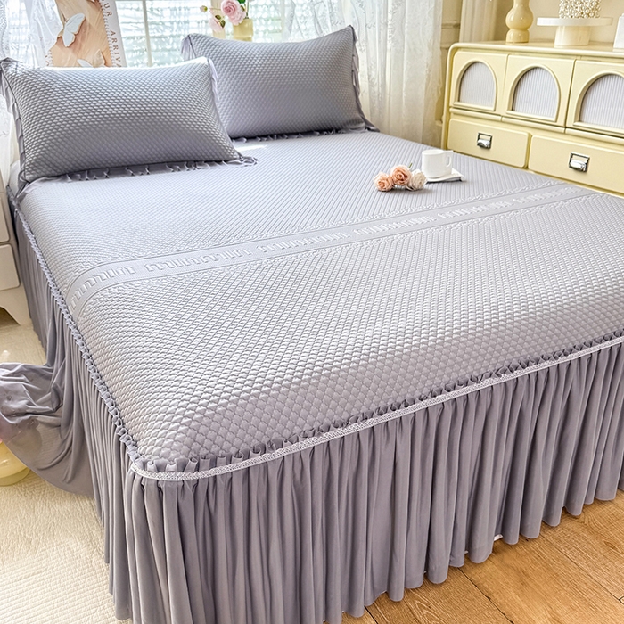 91家纺网 家纺一手货源 找家纺 苏米娜家纺SUMINA 2026新款高克重泡泡席乙纶中分子冰豆豆蕾丝床裙夏季冰丝软席三件套 minmin-云灰