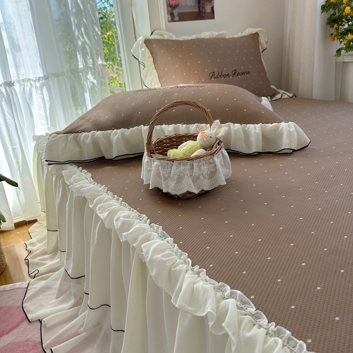 91家纺网 家纺一手货源 找家纺 觅糖家纺 2026新款缎带梦境韩风ins床裙款凉席系列凉席席子-波点奶芙 波点奶芙-咖