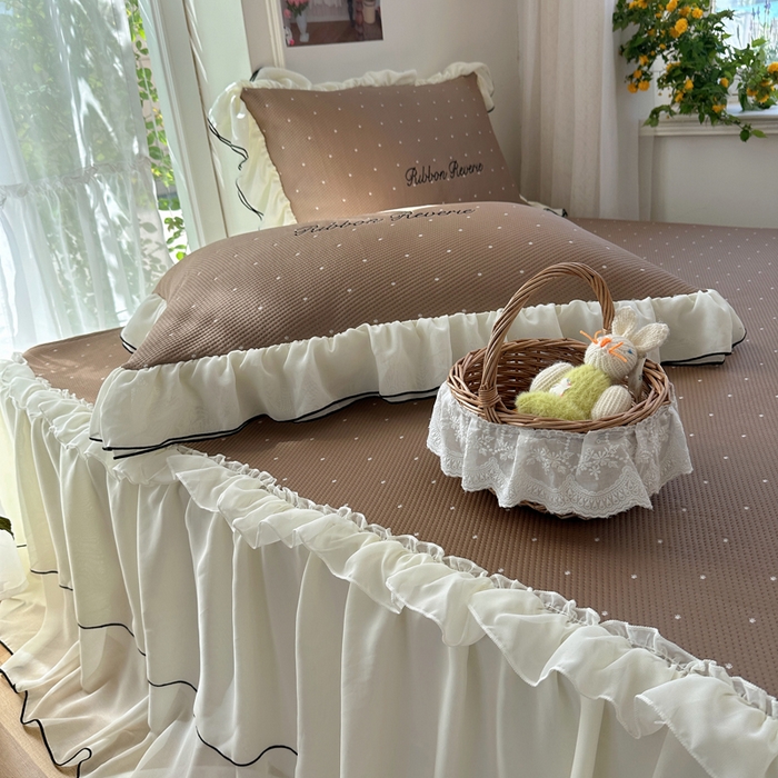 91家纺网 家纺一手货源 找家纺 觅糖家纺 2026新款缎带梦境韩风ins床裙款凉席系列凉席席子-波点奶芙 波点奶芙-咖