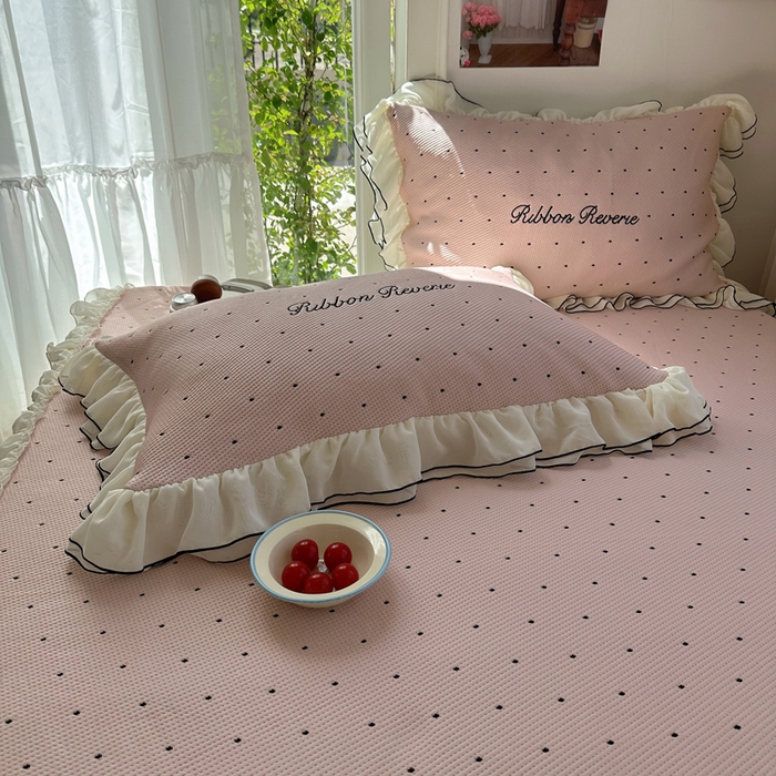 91家纺网 家纺一手货源 找家纺 觅糖家纺 2026新款缎带梦境韩风ins床裙款凉席系列凉席席子-波点奶芙 波点奶芙-粉