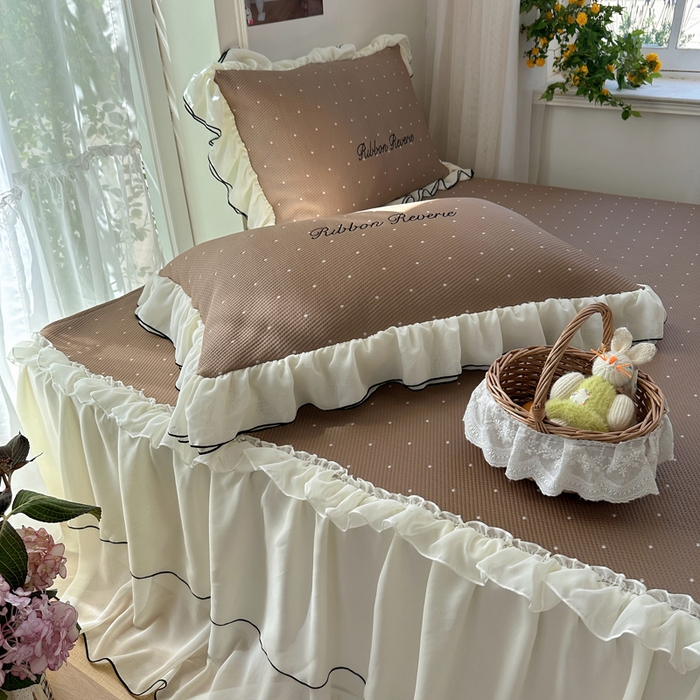 91家纺网 家纺一手货源 找家纺 觅糖家纺 2026新款缎带梦境韩风ins床裙款凉席系列凉席席子-波点奶芙 波点奶芙-咖