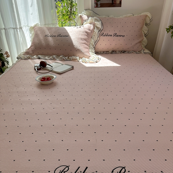 91家纺网 家纺一手货源 找家纺 觅糖家纺 2026新款缎带梦境韩风ins床裙款凉席系列凉席席子-波点奶芙 波点奶芙-粉