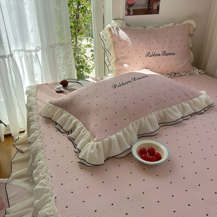 91家纺网 家纺一手货源 找家纺 觅糖家纺 2026新款缎带梦境韩风ins床裙款凉席系列凉席席子-波点奶芙 波点奶芙-粉