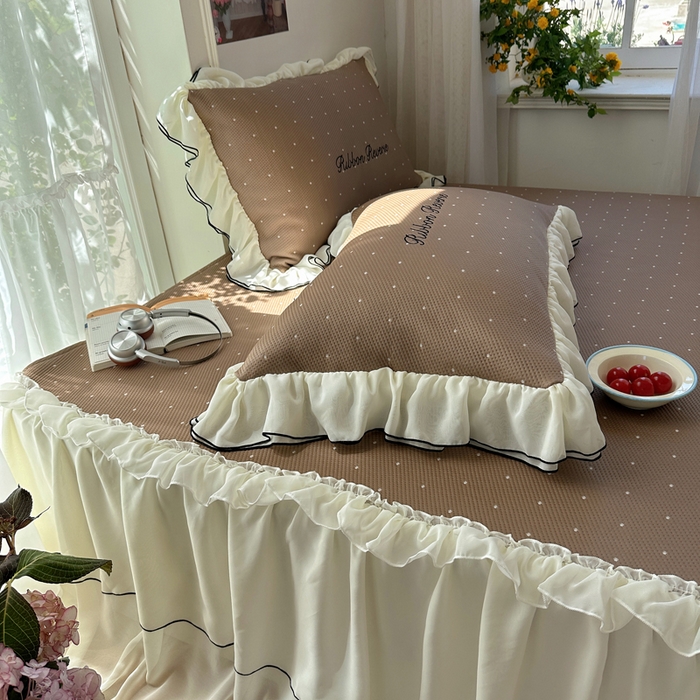 91家纺网 家纺一手货源 找家纺 觅糖家纺 2026新款缎带梦境韩风ins床裙款凉席系列凉席席子-波点奶芙 波点奶芙-咖