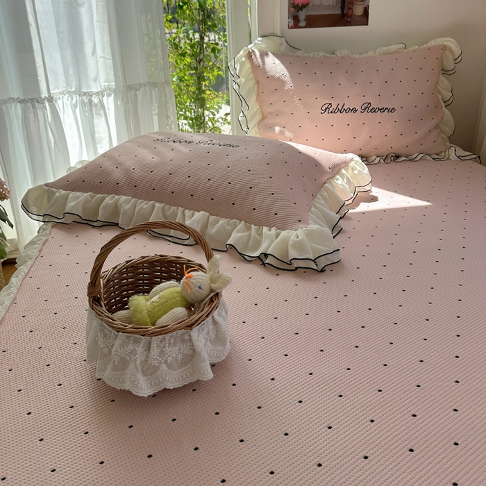 91家纺网 家纺一手货源 找家纺 觅糖家纺 2026新款缎带梦境韩风ins床裙款凉席系列凉席席子-波点奶芙 波点奶芙-粉