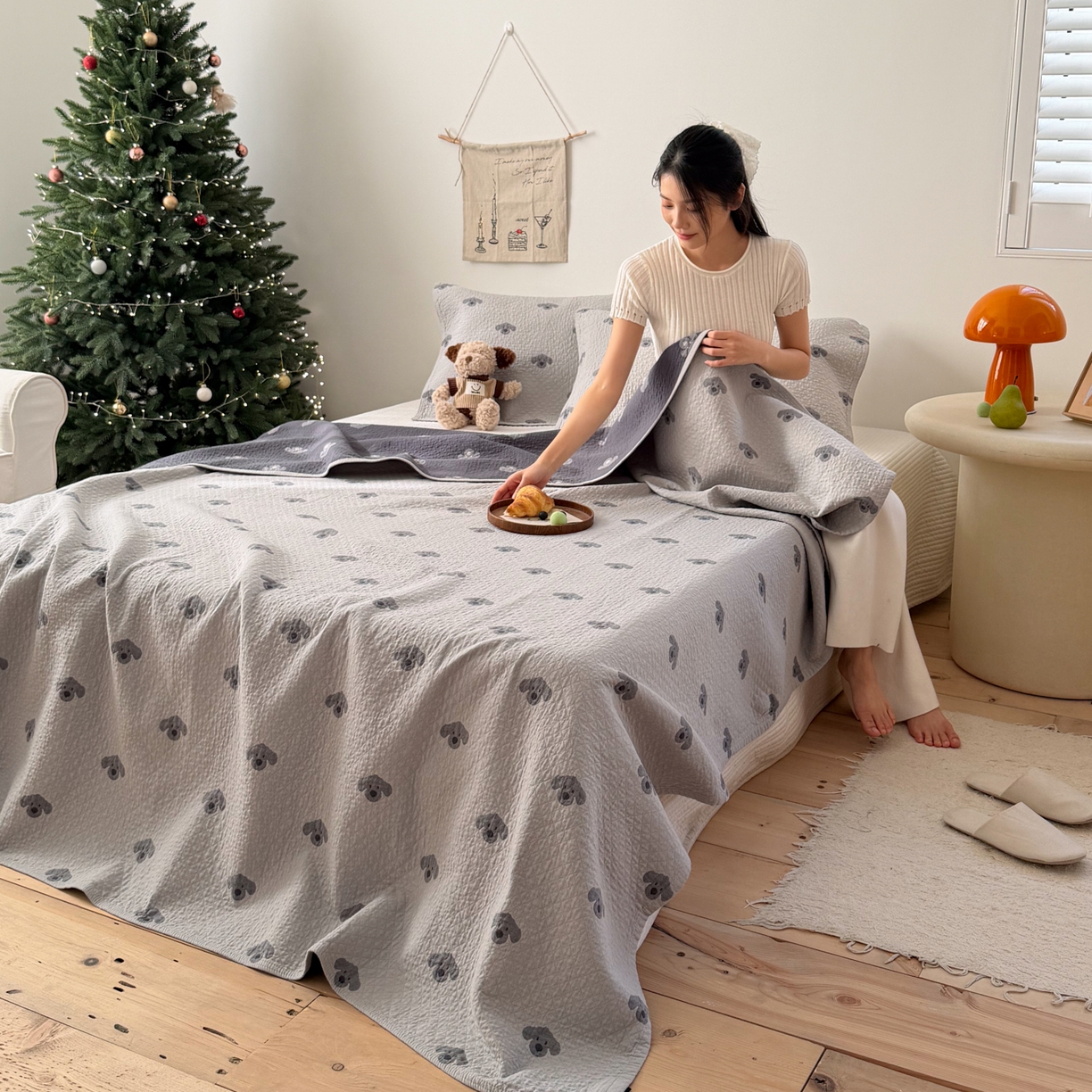 91家纺网 家纺一手货源 找家纺 沐瑟家纺 2026春夏新款安心棉床盖三件套 叮叮狗-灰色