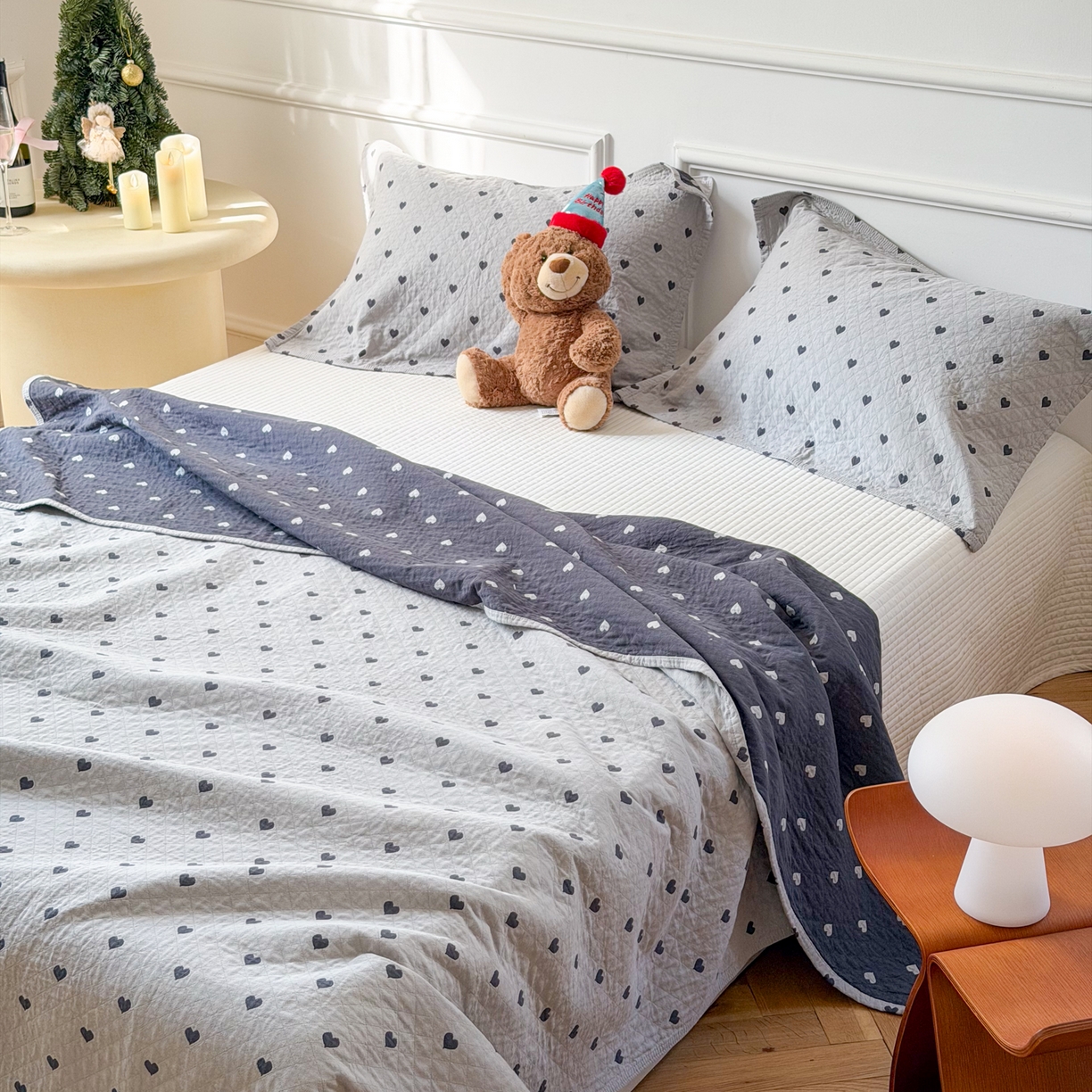 91家纺网 家纺一手货源 找家纺 沐瑟家纺 2026春夏新款安心棉床盖三件套 心情-灰蓝