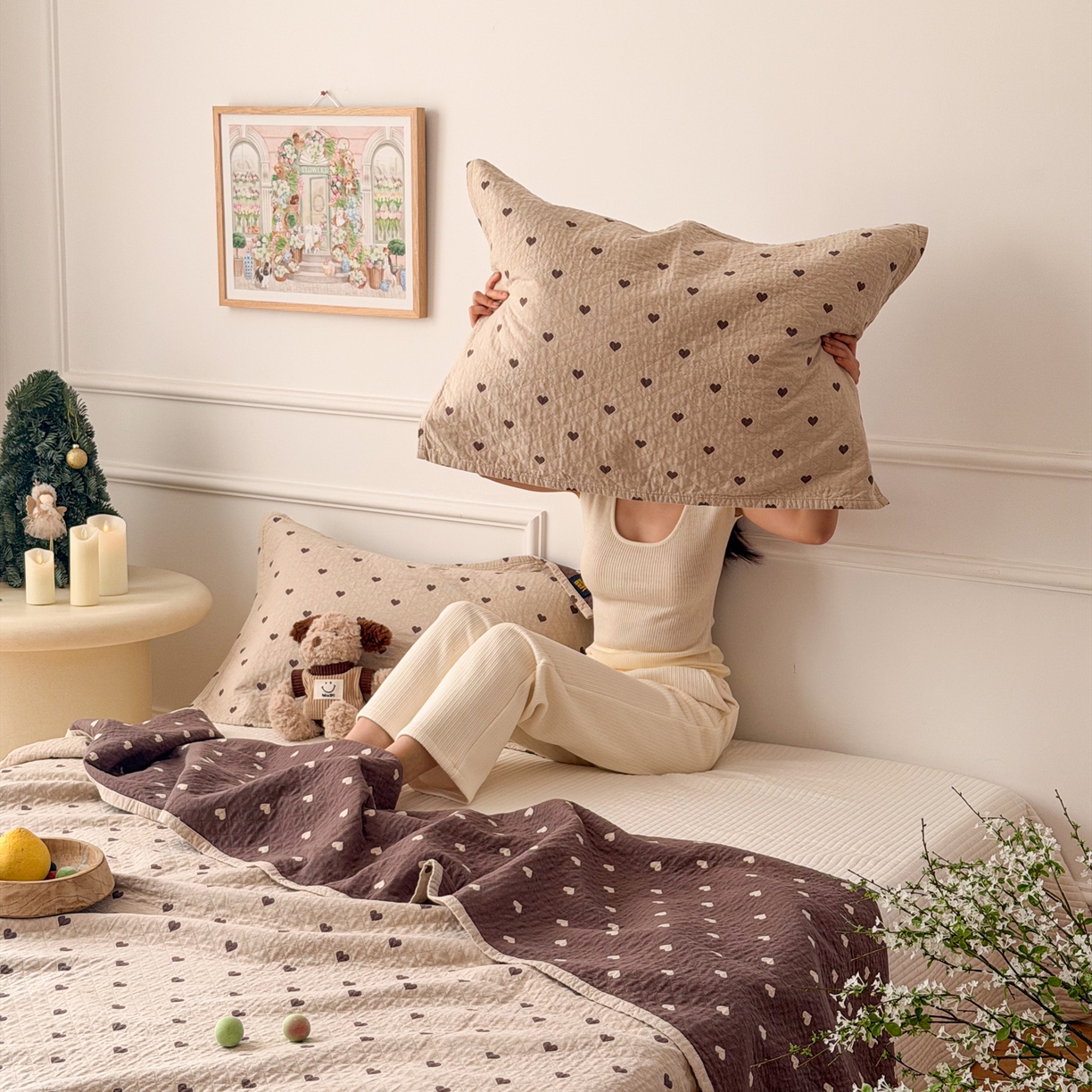 91家纺网 家纺一手货源 找家纺 沐瑟家纺 2026春夏新款安心棉床盖三件套 心情-卡其