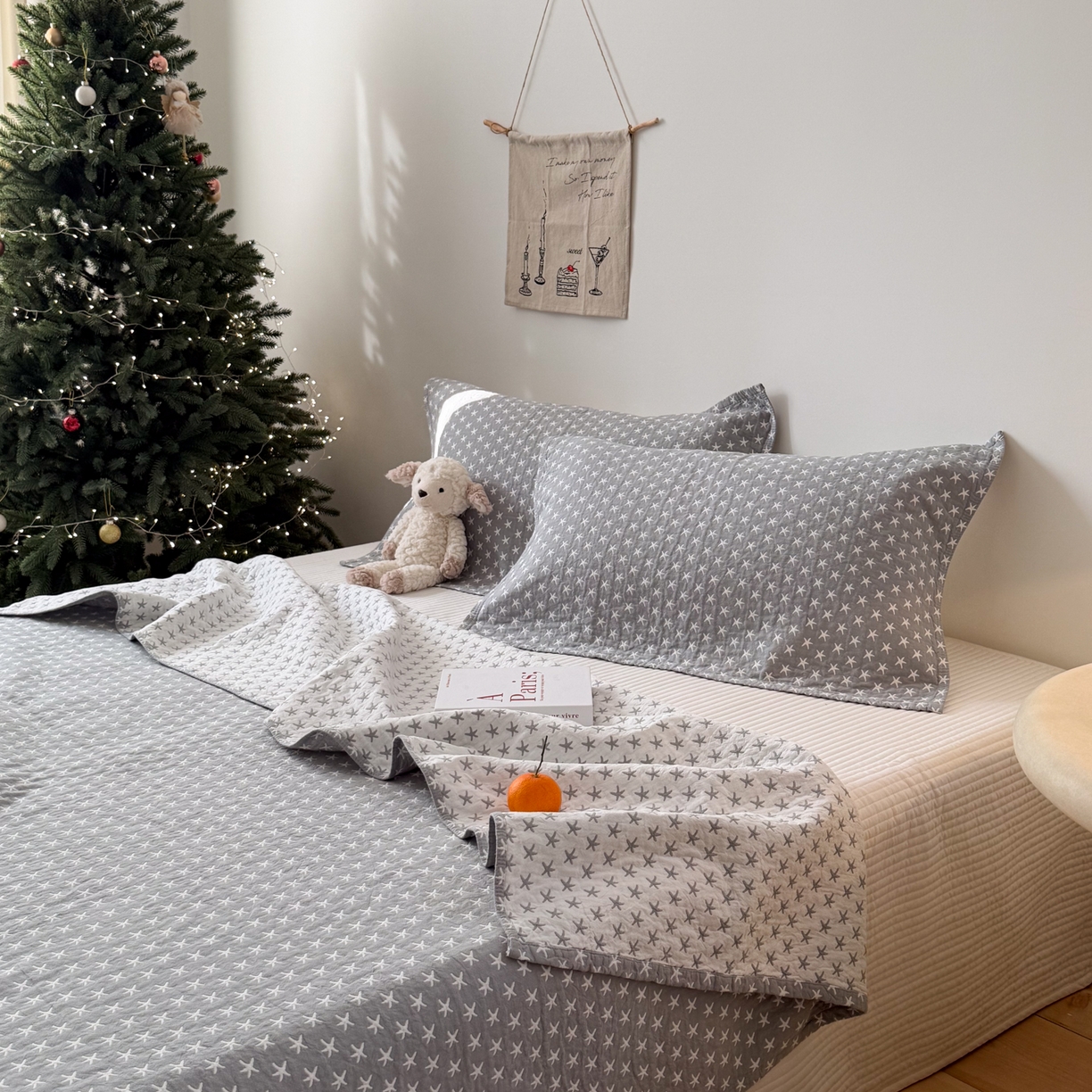 91家纺网 家纺一手货源 找家纺 沐瑟家纺 2026春夏新款安心棉床盖三件套 星星-灰色