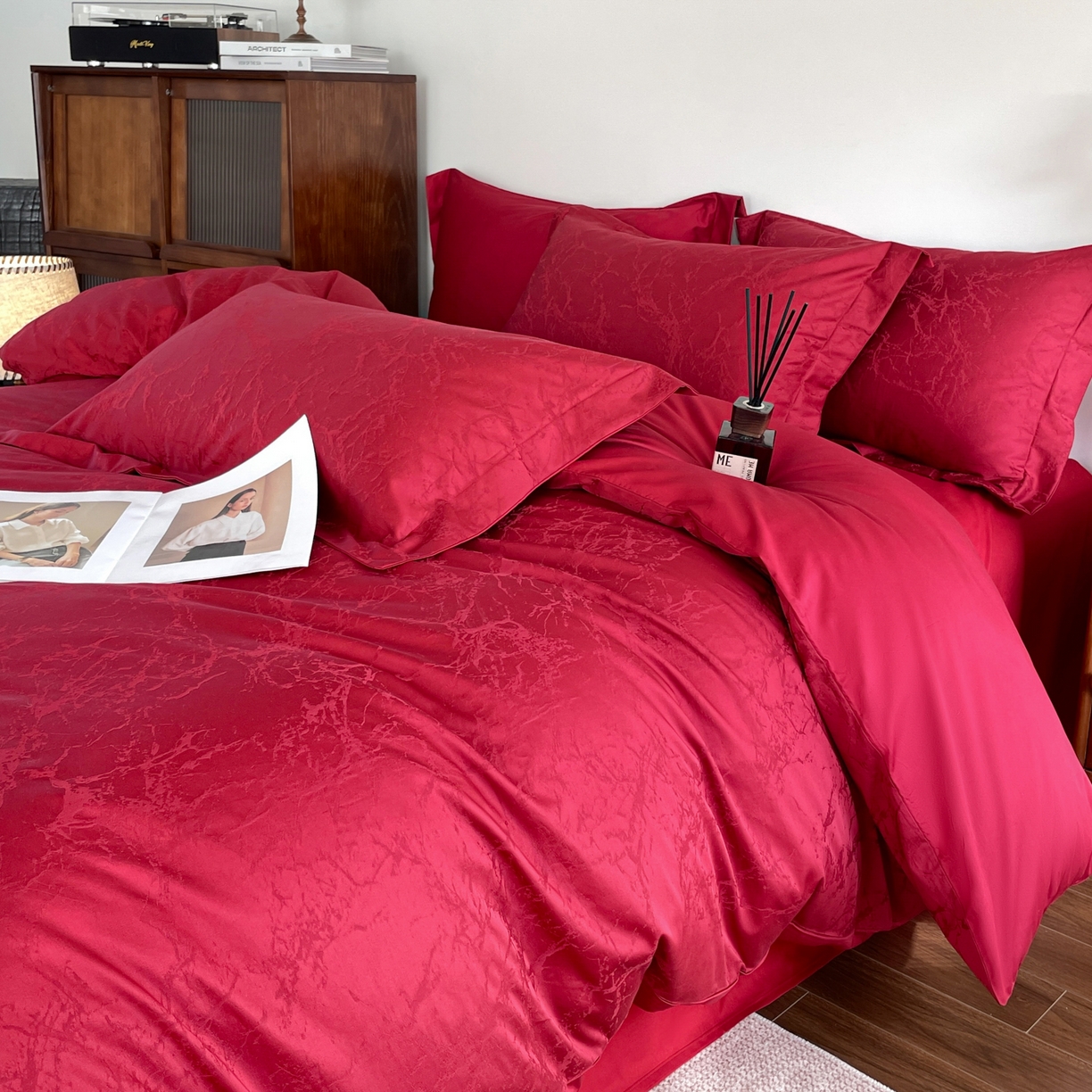 91家纺网 家纺一手货源 找家纺 （总）ONE TWO ONE 121 2026新款全棉纯棉100s长绒棉50支床上用品结婚大红色婚庆四件套提花-清雅-女神