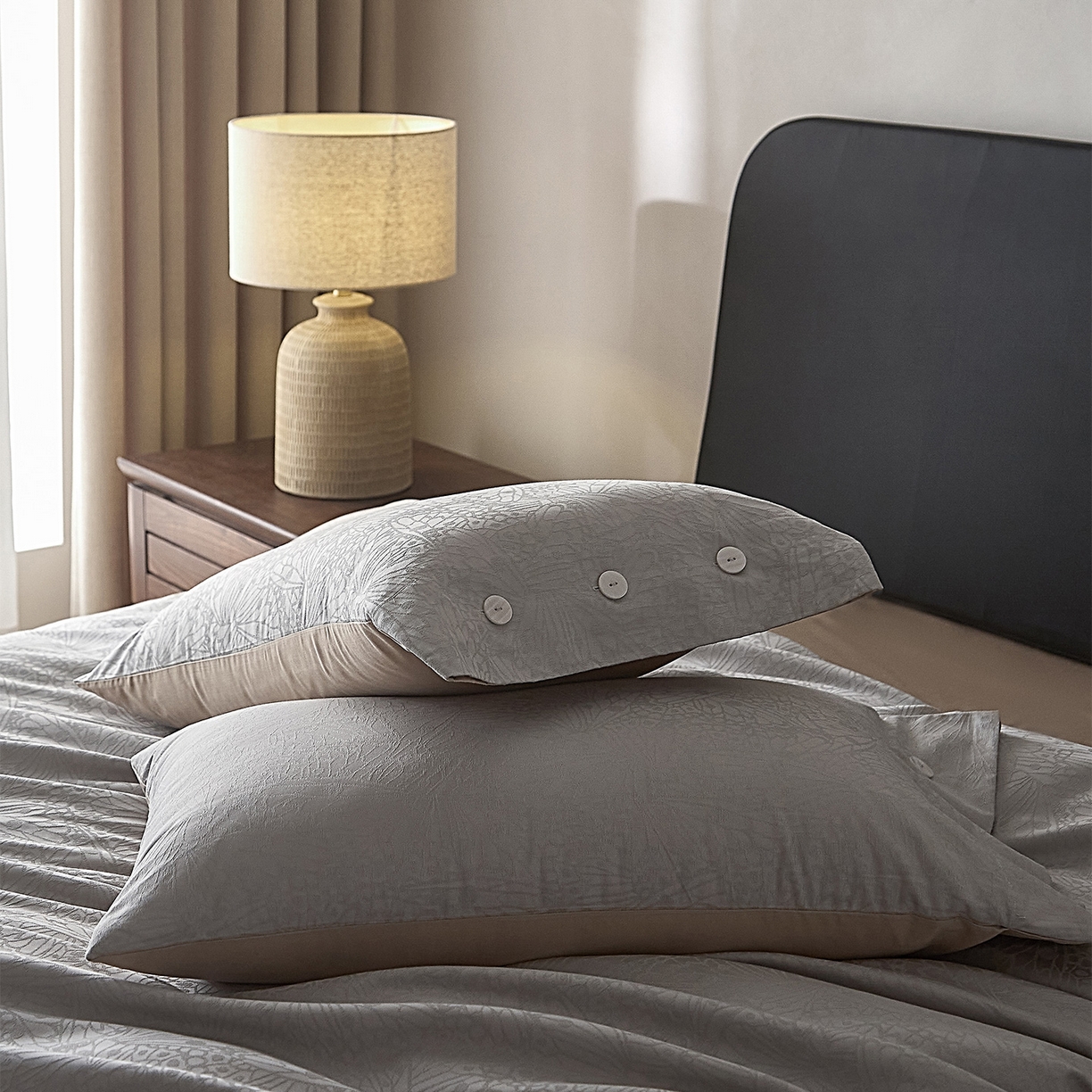 91家纺网 家纺一手货源 找家纺 （总）ONE TWO ONE 121 2026新款100A版60x16B版s50支长绒棉全棉床上用品厚织提花四件套纽扣