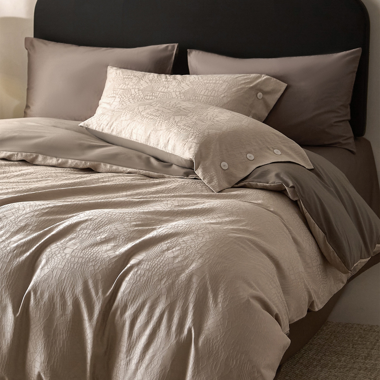 91家纺网 家纺一手货源 找家纺 （总）ONE TWO ONE 121 2026新款100A版60x16B版s50支长绒棉全棉床上用品厚织提花四件套纽扣