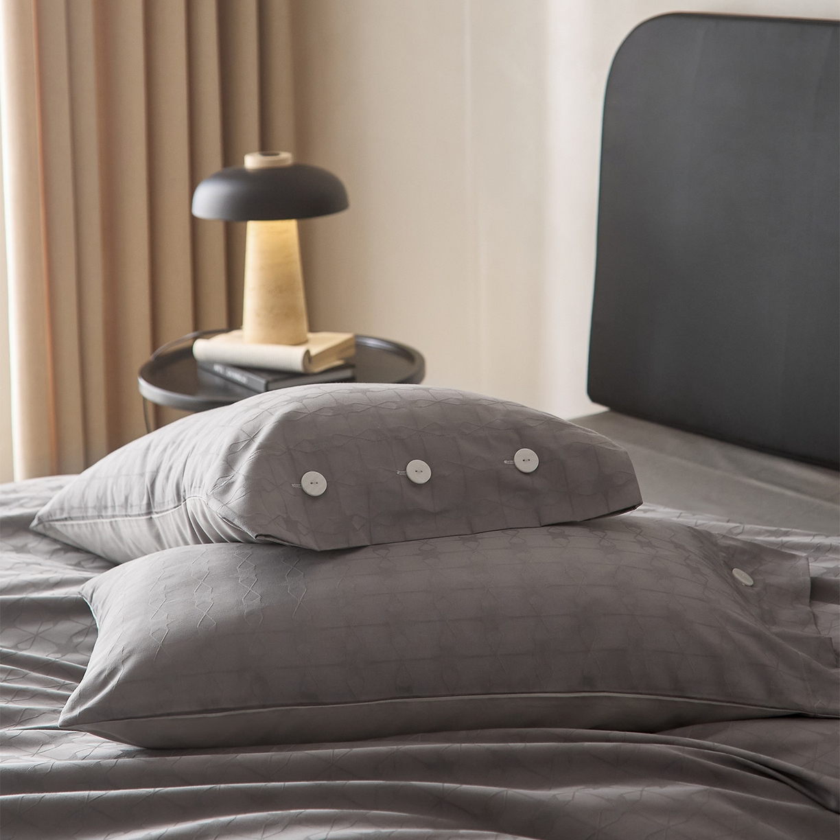 91家纺网 家纺一手货源 找家纺 ONE TWO ONE 121 2026新款100A版60x16B版s50支长绒棉全棉床上用品厚织提花四件套纽扣 晞光星愿