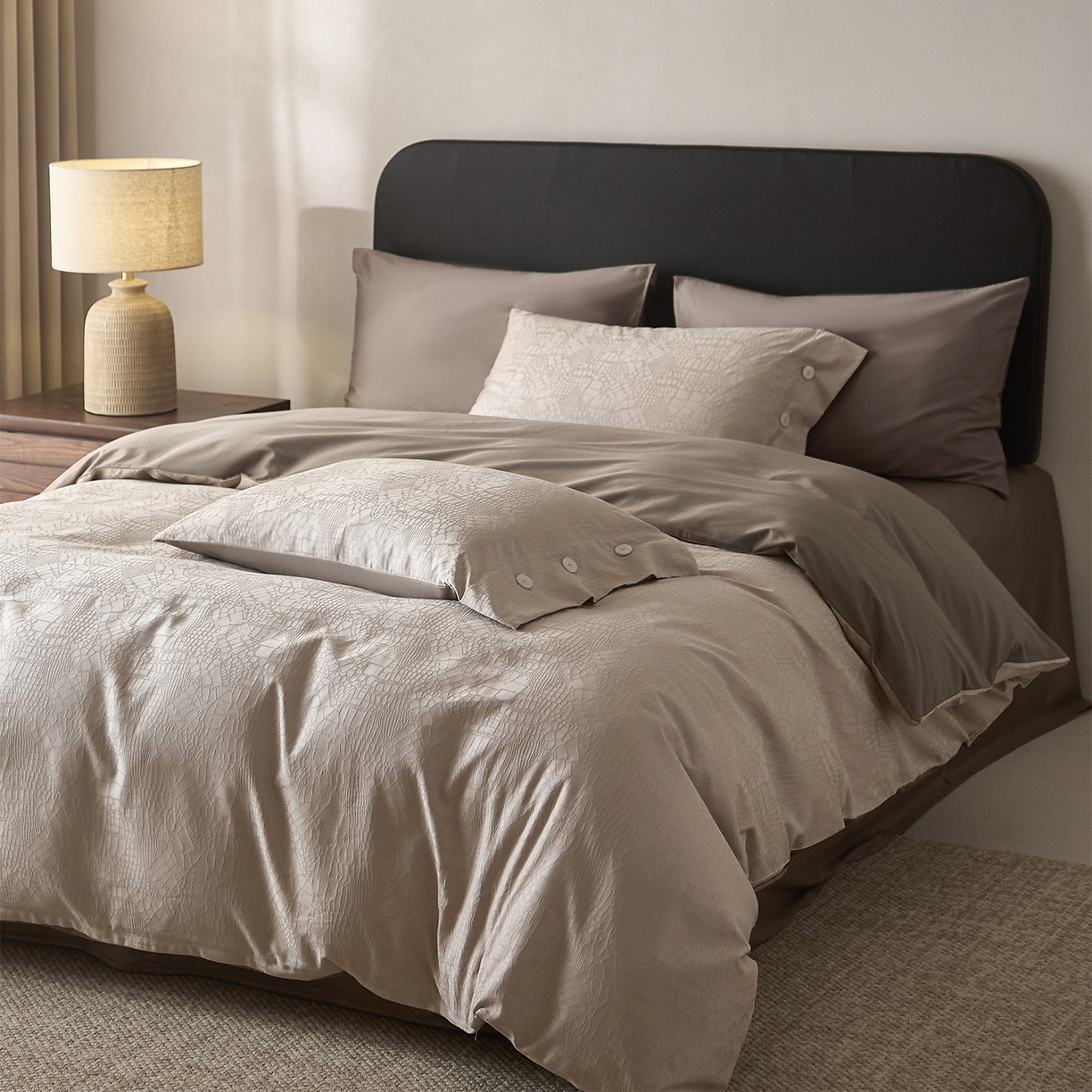 91家纺网 家纺一手货源 找家纺 ONE TWO ONE 121 2026新款100A版60x16B版s50支长绒棉全棉床上用品厚织提花四件套纽扣 麦田落日