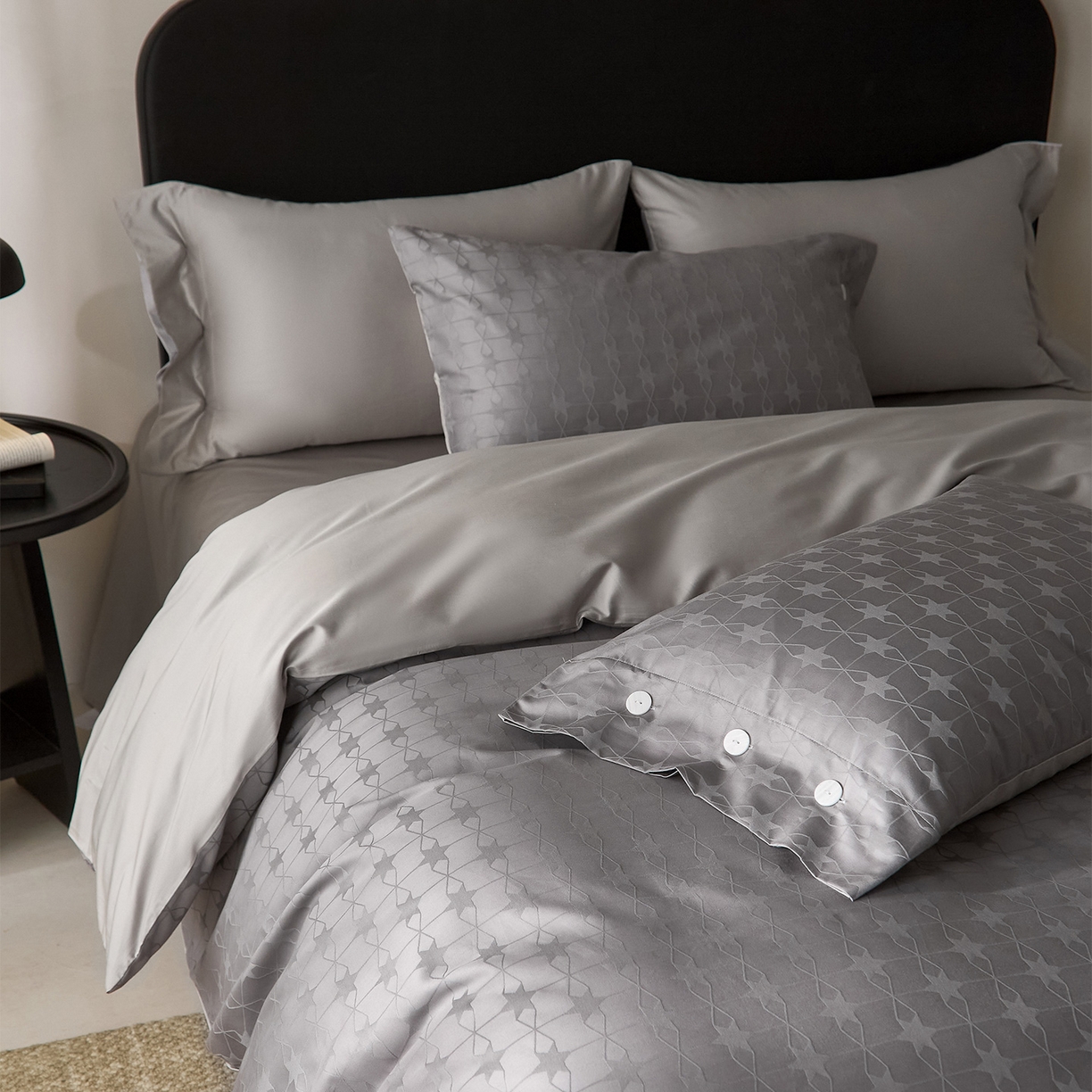 91家纺网 家纺一手货源 找家纺 ONE TWO ONE 121 2026新款100A版60x16B版s50支长绒棉全棉床上用品厚织提花四件套纽扣 晞光星愿