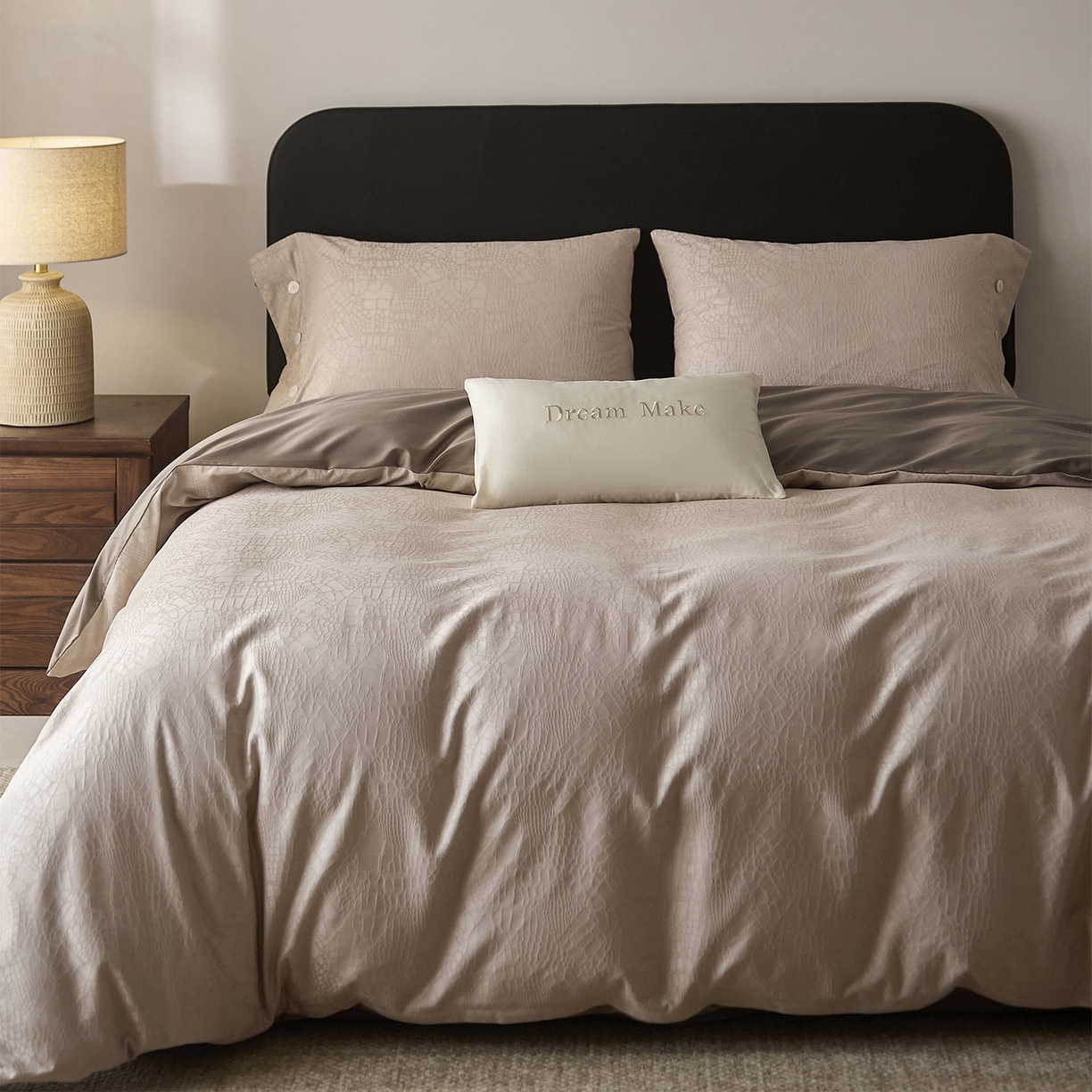 91家纺网 家纺一手货源 找家纺 ONE TWO ONE 121 2026新款100A版60x16B版s50支长绒棉全棉床上用品厚织提花四件套纽扣 麦田落日