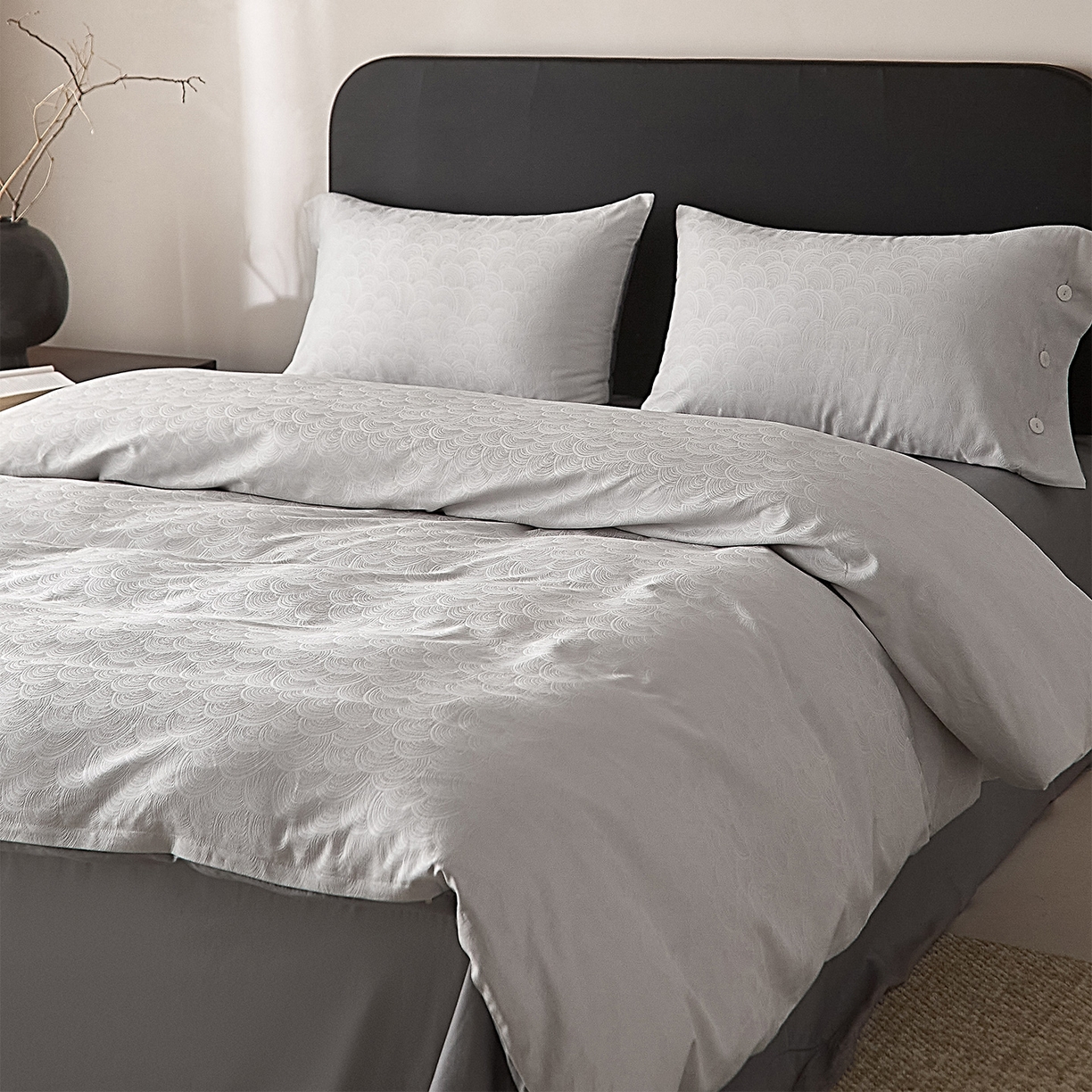 91家纺网 家纺一手货源 找家纺 ONE TWO ONE 121 2026新款100A版60x16B版s50支长绒棉全棉床上用品厚织提花四件套纽扣 祥瑞纳福