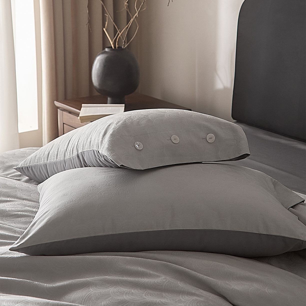 91家纺网 家纺一手货源 找家纺 ONE TWO ONE 121 2026新款100A版60x16B版s50支长绒棉全棉床上用品厚织提花四件套纽扣 祥瑞纳福