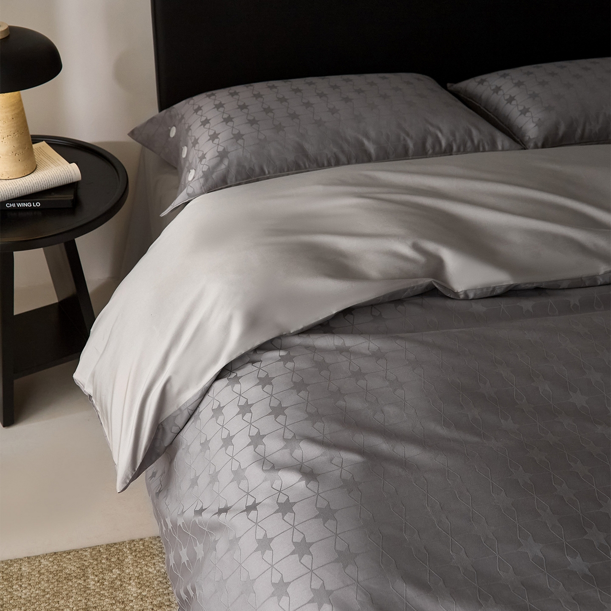 91家纺网 家纺一手货源 找家纺 ONE TWO ONE 121 2026新款100A版60x16B版s50支长绒棉全棉床上用品厚织提花四件套纽扣 晞光星愿