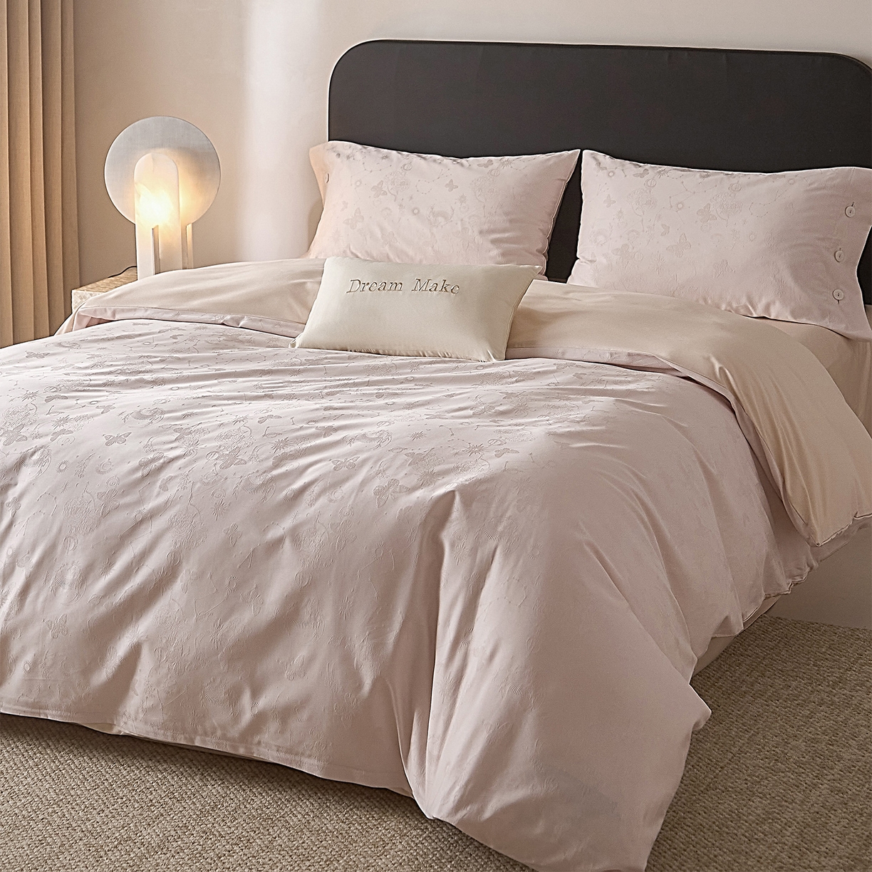 91家纺网 家纺一手货源 找家纺 ONE TWO ONE 121 2026新款100A版60x16B版s50支长绒棉全棉床上用品厚织提花四件套纽扣 蝴蝶千颂