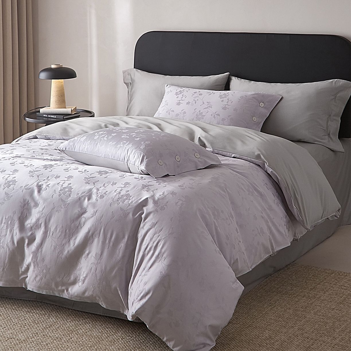 91家纺网 家纺一手货源 找家纺 ONE TWO ONE 121 2026新款100A版60x16B版s50支长绒棉全棉床上用品厚织提花四件套纽扣 漫步春露