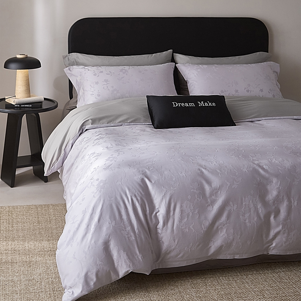 91家纺网 家纺一手货源 找家纺 ONE TWO ONE 121 2026新款100A版60x16B版s50支长绒棉全棉床上用品厚织提花四件套纽扣 漫步春露