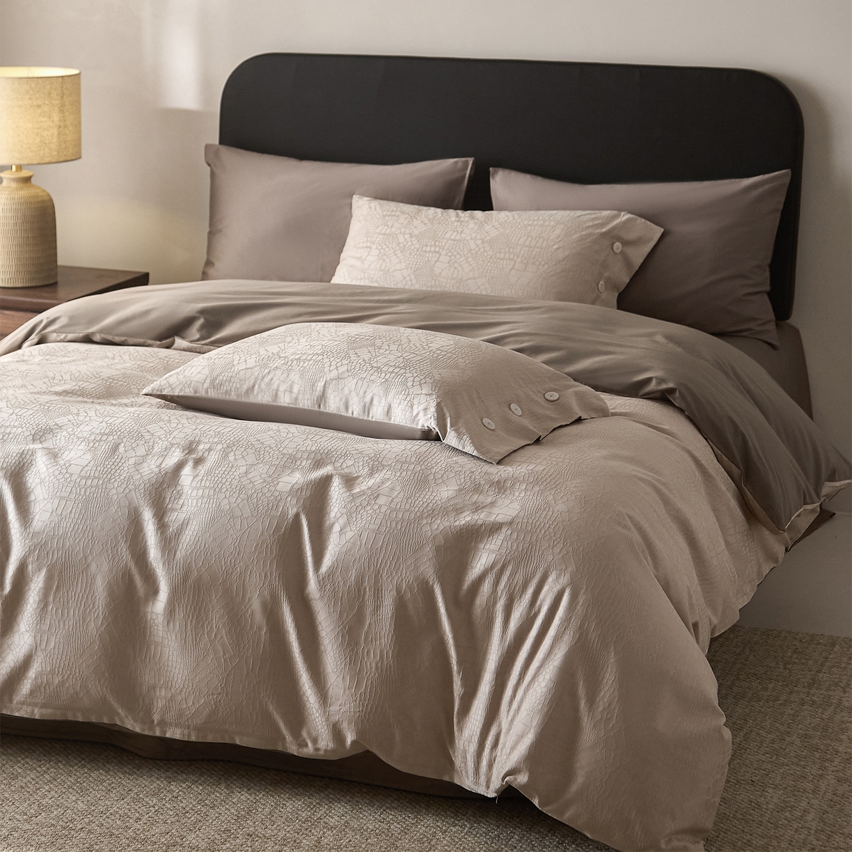 91家纺网 家纺一手货源 找家纺 ONE TWO ONE 121 2026新款100A版60x16B版s50支长绒棉全棉床上用品厚织提花四件套纽扣 麦田落日