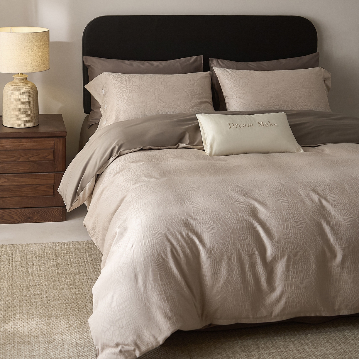 91家纺网 家纺一手货源 找家纺 ONE TWO ONE 121 2026新款100A版60x16B版s50支长绒棉全棉床上用品厚织提花四件套纽扣 麦田落日