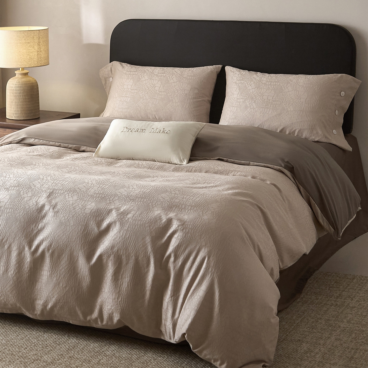 91家纺网 家纺一手货源 找家纺 ONE TWO ONE 121 2026新款100A版60x16B版s50支长绒棉全棉床上用品厚织提花四件套纽扣 麦田落日