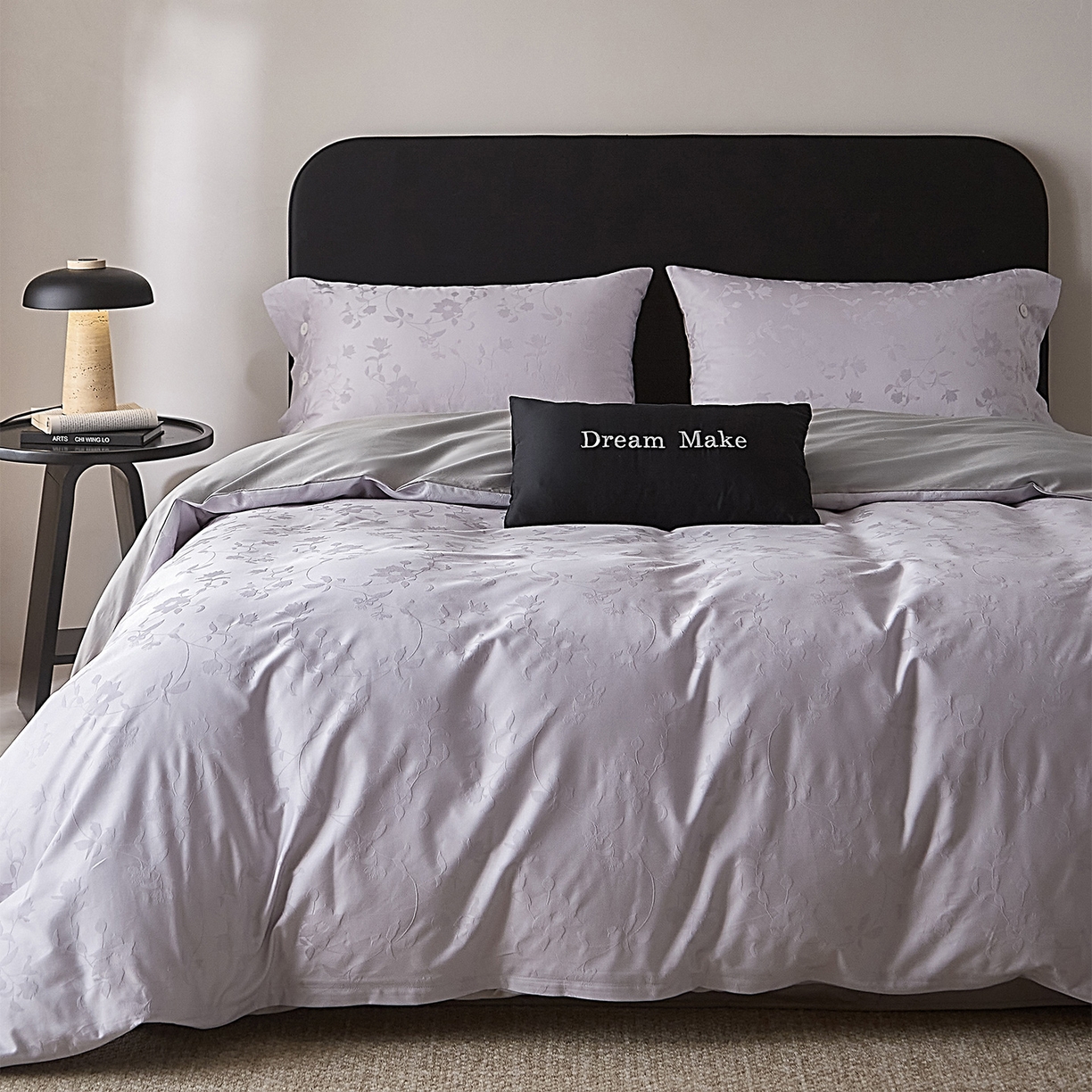 91家纺网 家纺一手货源 找家纺 ONE TWO ONE 121 2026新款100A版60x16B版s50支长绒棉全棉床上用品厚织提花四件套纽扣 漫步春露