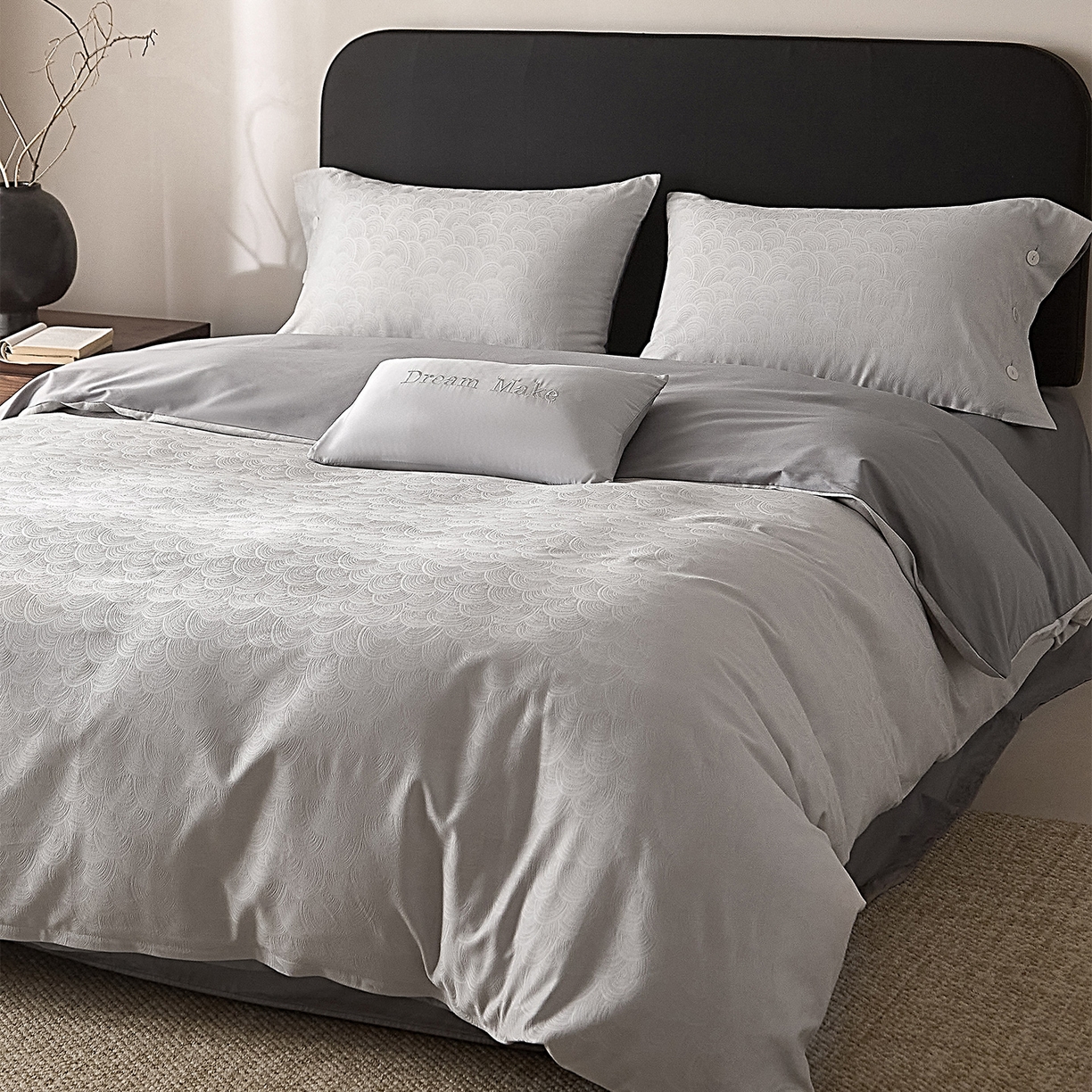 91家纺网 家纺一手货源 找家纺 ONE TWO ONE 121 2026新款100A版60x16B版s50支长绒棉全棉床上用品厚织提花四件套纽扣 祥瑞纳福